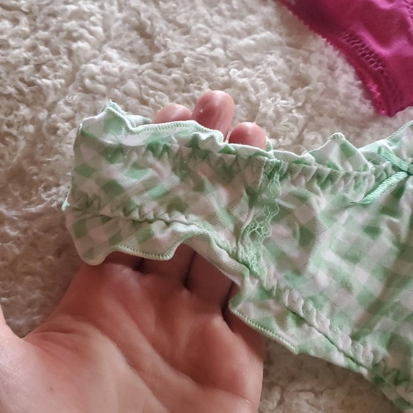 ●SOLD●Bundle pink zebra sequin green thongs - Picture 6 of 9